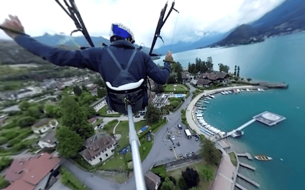 Red Bull Paraglide above the Alps in 360Video